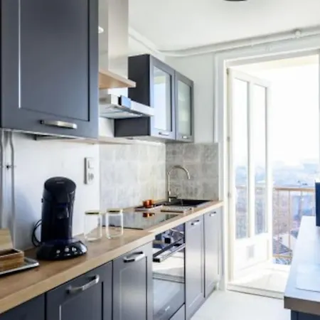 - Panoramic View Apartman *